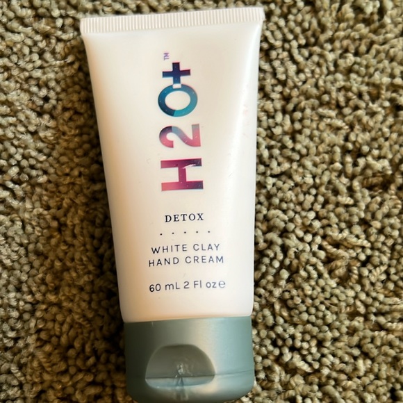 H2O plus white clay hand cream
2 oz - Picture 1 of 3